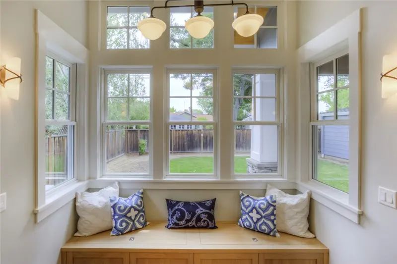 Window bay with built-in cushioned bench